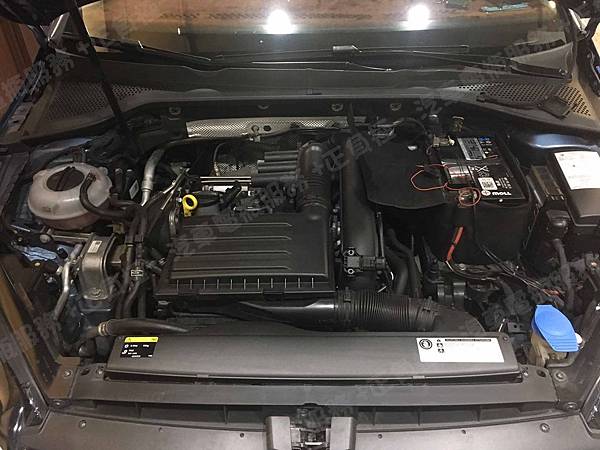 【台北】VOLKSWAGEN福斯 GOLF VARIANT旅行車 1.4 TSI Comfort Line MK7七代 2014年 汽車電瓶 原廠 MOLL莫爾 EFB 69AH 680A(EN) 更換 韓製SEBANG世邦 EFB L3 70AH 800A