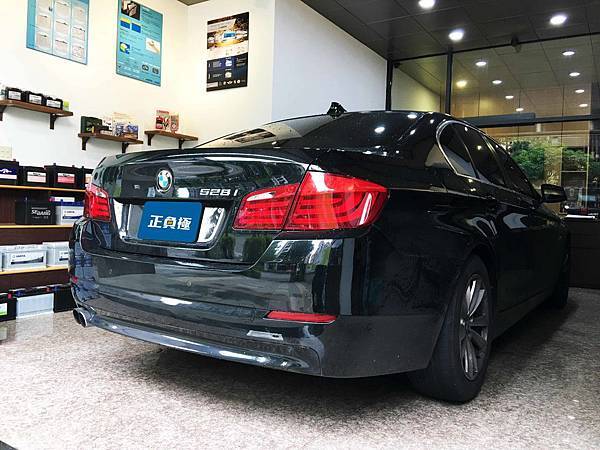 【台北】BMW寶馬 5-Series Sedan 528i 汽油版 F10 2012年 汽車電瓶 原廠 BMW AGM 90AH 900A(EN) 更換 法製EXIDE埃克塞德 AGM EK950 95AH 850A(EN)