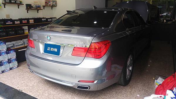 【台北】BMW寶馬 7-Series 740i F01 2010年 汽車電瓶 原廠 BMW AGM 90AH 900A(EN) 更換 法製EXIDE埃克塞德 AGM EK950 95AH 850A(EN)