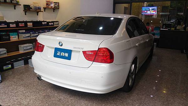 【台北】BMW寶馬 3-Series Sedan 320i E90 2010年 汽車電瓶 原廠 BMW 80AH 640A(EN) 更換 法製EXIDE埃克塞德 AGM EK800 80AH 800A(EN)