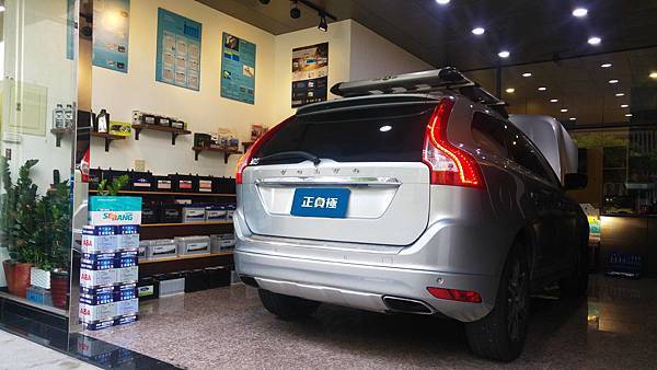 【台北】VOLVO富豪 XC60 D4 柴油版 2014年 Auxiliary battery輔助小電池 原廠 VOLVO AGM 10AH 180A(EN) 更換 日製BOSCH博世 AGM BLA-12 12AH 170A(EN)