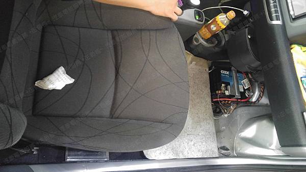 【台北】SMART司麥特 Fortwo 52kW mhd W451 2011年 汽車電瓶 原廠 德製VARTA華達 AGM 60AH 680A(EN) 更換 法製EXIDE埃克塞德 AGM EK600 60AH 680A(EN)