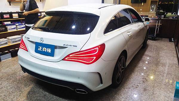 【台北】MERCEDES BENZ賓士 CLA Shooting Brake CLA200 AMG 五門獵跑 X117 2015年 汽車電瓶 原廠 德製VARTA華達 AGM 70AH 760A(EN) 更換 德國VARTA華達 德國廠 AGM F21 80AH 800A(EN)