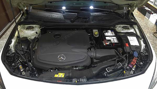 【台北】MERCEDES BENZ賓士 CLA Shooting Brake CLA200 AMG 五門獵跑 X117 2015年 汽車電瓶 原廠 德製VARTA華達 AGM 70AH 760A(EN) 更換 德國VARTA華達 德國廠 AGM F21 80AH 800A(EN)