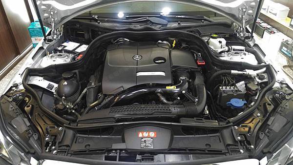 【台北】MERCEDES BENZ賓士 E-Class Sedan E200 Classic W212 2014年 汽車電瓶 原廠 BENZ AGM 80AH 800A(EN) 更換 德國VARTA華達 德國廠 AGM F21 80AH 800A(EN)