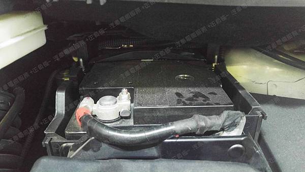 【台北】FORD福特 KUGA 1.6 ECOBOOST 2013年 汽車電瓶 原廠 台製FoMoCo湯淺代工 60AH 590A 更換 法製EXIDE埃克塞德 碳合金 EA722 72AH 720A(EN)