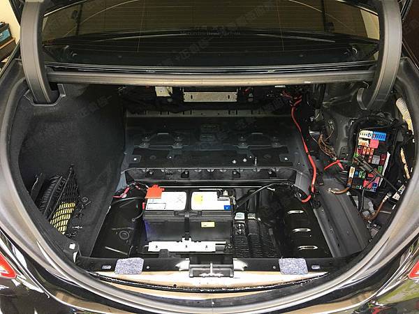 【台北】MERCEDES BENZ賓士 S-Class S400 L V222 3.0 汽油版 2014年 Auxiliary battery輔助小電池 原廠 泰製3K BATTERY AGM 12AH 200A(EN) 更換 德製VARTA華達 AGM YTX14-BS 12AH 200A(EN)