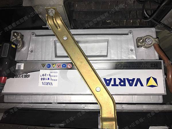 【台北】BMW寶馬 5-Series Sedan 530i E39 2001年 汽車電瓶 原車 BOSCH博世 S5 DIN85 85AH 760A(EN) 更換 德國VARTA華達 德國廠 銀合金 H3 100AH 830A(EN)