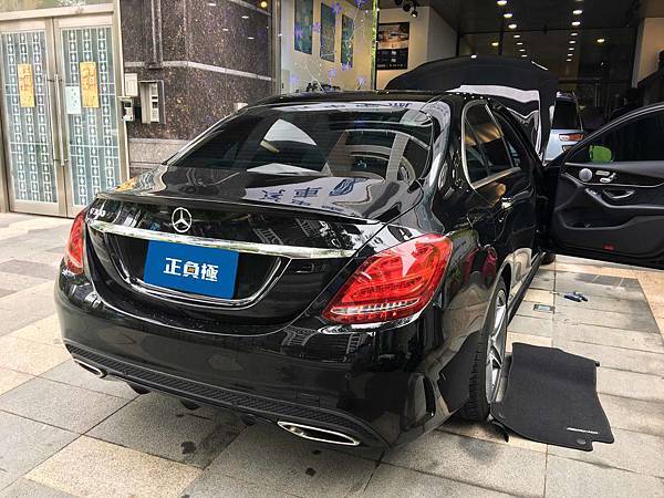 【台北】MERCEDES BENZ賓士 C-Class Sedan C300 W205 2015年 Auxiliary battery輔助電瓶(變壓器、電容器) 更換紀錄