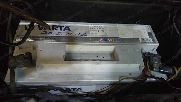 【台北】MERCEDES BENZ賓士 G-Class 300GE W463 1991年 汽車電瓶 原車 德製VARTA華達 銀合金 H3 100AH 830A(EN) 更換 德國VARTA華達 德國廠 銀合金 H3 100AH 830A(EN)