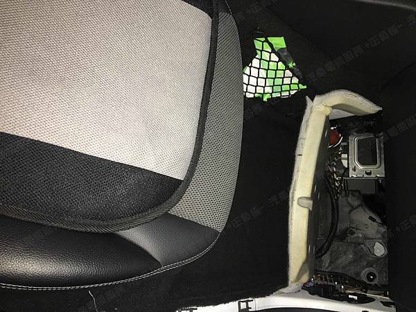 【台北】MERCEDES BENZ賓士 C-Class Sedan C250 W205 2016年 Auxiliary battery輔助電瓶(變壓器、電容器) 更換紀錄