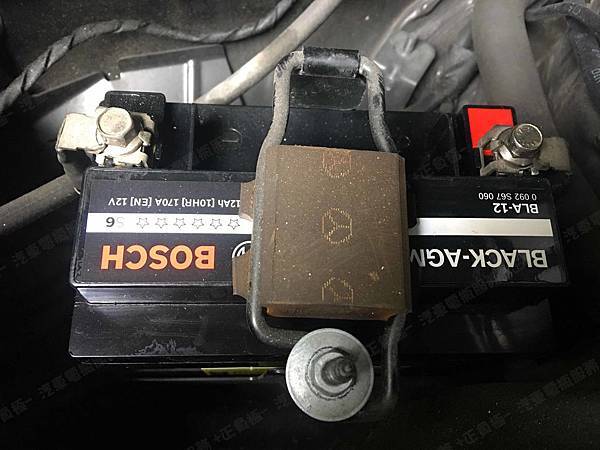 【台北】MERCEDES BENZ賓士 E-Class Sedan E240 W211 2005年 汽車電瓶 SBC Auxiliary battery輔助小電池 原廠 義大利製FIAMM非凡 AGM 12AH 200A(EN) 更換 日製BOSCH博世 AGM BLA-12 12AH 170A(EN) 【到府更換】