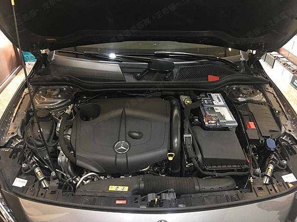 【台北】MERCEDES BENZ賓士 GLA-Class GLA200 CDI 柴油版 4MATIC X156 2016年 汽車電瓶 原廠 BENZ AGM 80AH 800A(EN) 更換 德國VARTA華達 德國廠 AGM F21 80AH 800A(EN)