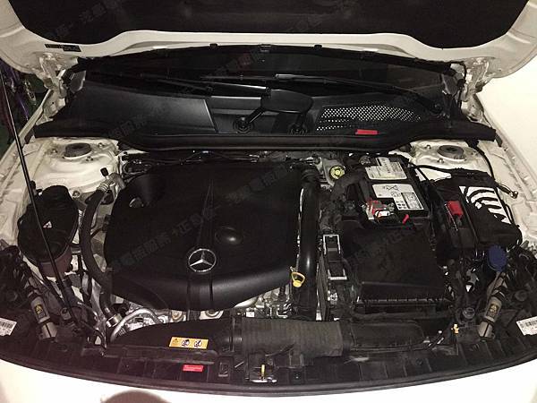 【台北】MERCEDES BENZ賓士 GLA-Class GLA200 CDI 柴油版 4MATIC X156 2015年 汽車電瓶 原廠 BENZ AGM 80AH 800A(EN) 更換 法製EXIDE埃克塞德 AGM EK800 80AH 800A(EN) 【到府安裝】