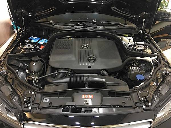 【台北】MERCEDES BENZ賓士 E-Class Sedan E220 CDI 柴油版 W212 2013年 汽車電瓶 原廠 BENZ AGM 80AH 800A(EN) 更換 法製EXIDE埃克塞德 AGM EK800 80AH 800A(EN)