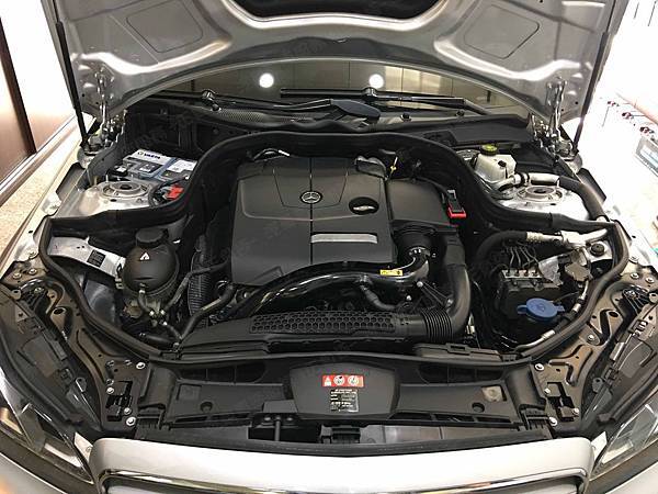 【台北】MERCEDES BENZ賓士 E-Class Estate E200 S212 2013年 汽車電瓶 原廠 BENZ AGM 80AH 800A(EN) 更換 德國VARTA華達 德國廠 AGM F21 80AH 800A(EN)