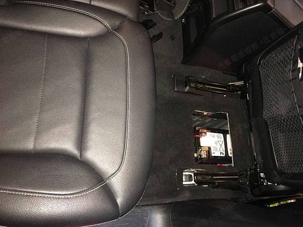 【台北】MERCEDES BENZ賓士 M-Class ML350 BlueEFFICIENCY 4MATIC W166 2013年 汽車電瓶 原廠 BENZ AGM 95AH 850A(EN) 更換 德國VARTA華達 德國廠 AGM G14 95AH 850A(EN)