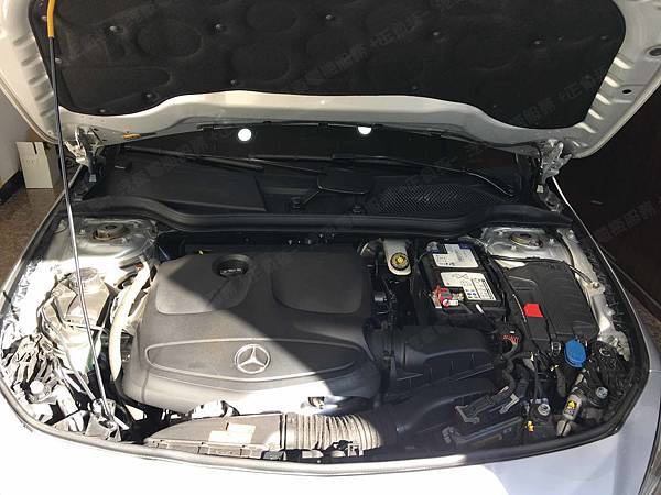 【台北】MERCEDES BENZ賓士 CLA-Class CLA250 C117 2014年 汽車電瓶 原廠 BENZ AGM 80AH 800A(EN) 更換 德國VARTA華達 德國廠 AGM F21 80AH 800A(EN)