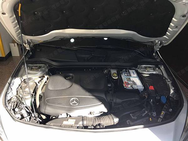 【台北】MERCEDES BENZ賓士 CLA-Class CLA250 C117 2014年 汽車電瓶 原廠 BENZ AGM 80AH 800A(EN) 更換 德國VARTA華達 德國廠 AGM F21 80AH 800A(EN)