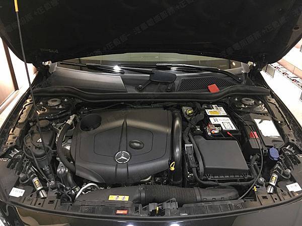 【台北】MERCEDES BENZ賓士 GLA-Class GLA200 CDI AMG 4MATIC X156 2015年 汽車電瓶 原廠 德製VARTA華達 AGM 80AH 800A(EN) 更換 德國VARTA華達 德國廠 AGM F21 80AH 800A(EN)