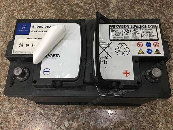 【台北】MERCEDES BENZ賓士 GLK-Class GLK220 CDI 4MATIC 柴油版 X204 2013年 汽車電瓶 原廠 德製VARTA華達 AGM 80AH 800A(EN) 更換 德國VARTA華達 德國廠 AGM F21 80AH 800A(EN)