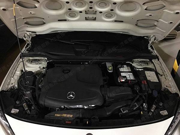 【台北】MERCEDES BENZ賓士 GLA-Class GLA200 X156 2015年 汽車電瓶 原廠 德製VARTA華達 AGM 70AH 760A(EN) 更換 法製EXIDE埃克塞德 AGM EK800 80AH 800A(EN) 【到府安裝】