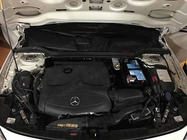 【台北】MERCEDES BENZ賓士 GLA-Class GLA200 X156 2015年 汽車電瓶 原廠 德製VARTA華達 AGM 70AH 760A(EN) 更換 法製EXIDE埃克塞德 AGM EK800 80AH 800A(EN) 【到府安裝】