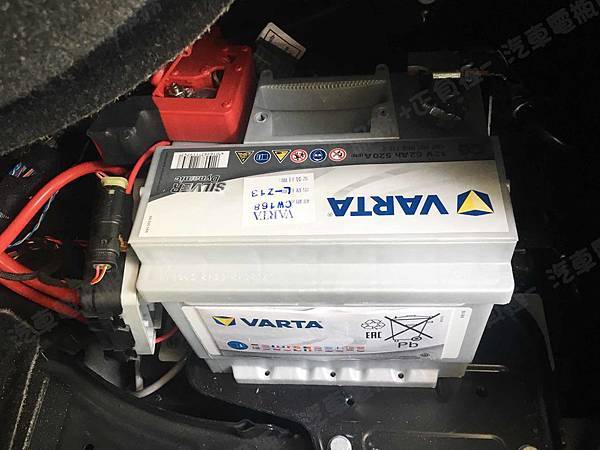 【台北】BMW寶馬 3-Series Sedan ActiveHybrid 3 Luxury 油電版 F30 2014年 Auxiliary battery輔助小電池 原廠 德製VARTA華達 40AH 480A(EN) 更換 德製VARTA華達 銀合金 C6 52AH 520A(EN)
