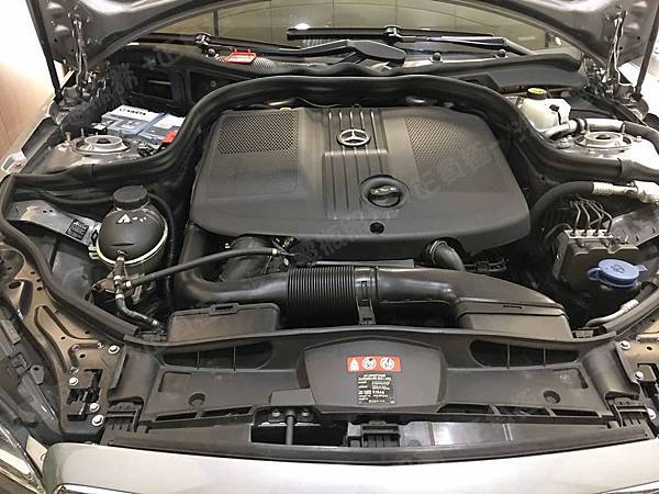 【台北】MERCEDES BENZ賓士 E-Class Estate E220 CDI 柴油版 AMG S212 2013年 汽車電瓶 原廠 BENZ AGM 80AH 800A(EN) 更換 德國VARTA華達 德國廠 AGM F21 80AH 800A(EN)