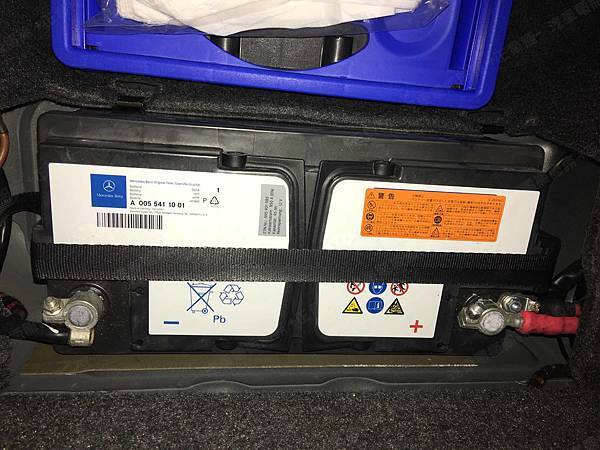 【台北】MERCEDES BENZ賓士 E-Class Estate E55 AMG W211 2004年 汽車電瓶 原廠 BENZ AGM 95AH 850A(EN) 更換 德國VARTA華達 德國廠 銀合金 H3 100AH 830A(EN) 【到府安裝】
