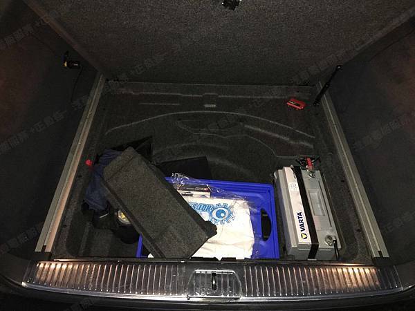 【台北】MERCEDES BENZ賓士 E-Class Estate E55 AMG W211 2004年 汽車電瓶 原廠 BENZ AGM 95AH 850A(EN) 更換 德國VARTA華達 德國廠 銀合金 H3 100AH 830A(EN) 【到府安裝】