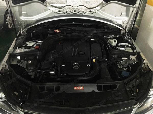 【台北】MERCEDES BENZ賓士 C-Class Estate C300 Avantgarde S204 2011年 汽車電瓶 原廠 BENZ AGM 80AH 800A(EN) 更換 德國VARTA華達 德國廠 AGM F21 80AH 800A(EN) 【外出更換】