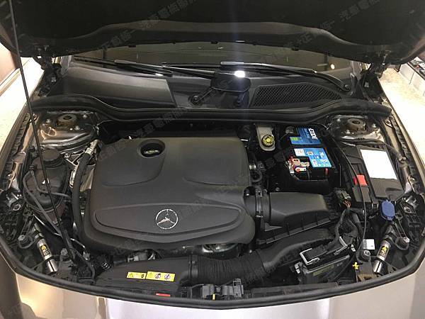 【台北】MERCEDES BENZ賓士 CLA-Class CLA200 C117 2015年 汽車電瓶 原廠 德製VARTA華達 AGM 70AH 760A(EN) 更換 法製EXIDE埃克塞德 AGM EK700 70AH 760A(EN)
