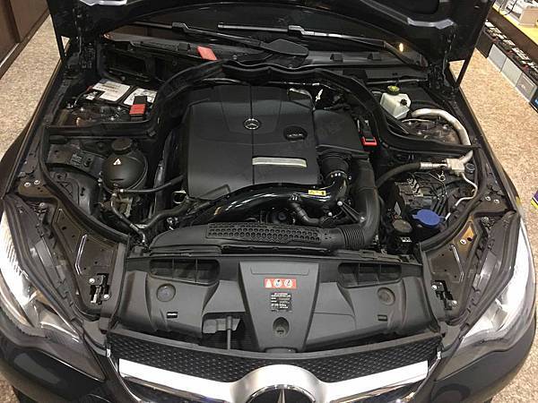 【台北】MERCEDES BENZ賓士 E-Class Coupe E200 C207 2014年 汽車電瓶 原廠 BENZ AGM 80AH 800A(EN) 更換 德國VARTA華達 德國廠 AGM F21 80AH 800A(EN)