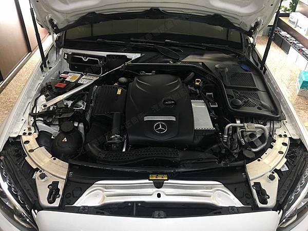 【台北】MERCEDES BENZ賓士 C-Class Sedan C300 W205 2015年 汽車電瓶 原廠 BENZ AGM 80AH 800A(EN) 更換 德國VARTA華達 德國廠 AGM F21 80AH 800A(EN)