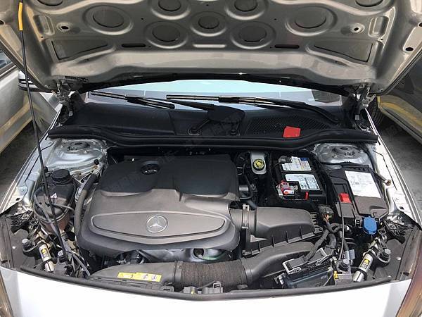 【台北】MERCEDES BENZ賓士 A-Class A180 W176 2014年 汽車電瓶 原廠 德製VARTA華達 AGM 80AH 800A(EN) 更換 德國VARTA華達 德國廠 AGM F21 80AH 800A(EN) 【到府安裝】