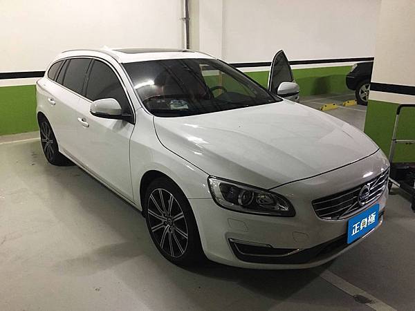 【台北】VOLVO富豪 V60 D4 柴油版 2014年 汽車電瓶 原廠 VOLVO 80AH 700A(EN) 更換 德國VARTA華達 德國廠 銀合金 F18 85AH 800A(EN) 【到府安裝】