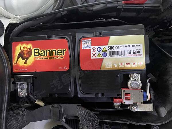 【台北】MERCEDES BENZ賓士 GLA-Class GLA200d 柴油版 X156 2016年 原廠電瓶 BENZ AGM 80AH 800A(EN) 更換 汽車電池 奧地利BANNER紅牛 AGM 58001 80AH 800A(EN)