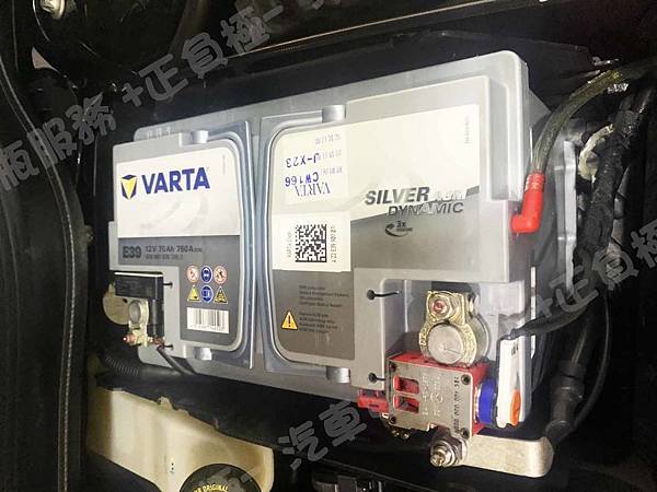 【台北】MERCEDES BENZ賓士 GLA-Class GLA200 X156 2016 原廠電瓶 德國MOLL莫爾 EFB 70AH 720A(EN) 更換 汽車電池 德國VARTA華達 德國廠 AGM E39 70AH 760A(EN) IMG_3655