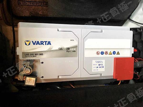 【台北】MERCEDES BENZ賓士 C-Class Sedan C63 AMG C204 2012年 原車電瓶 韓製GLOBAL地球牌 AGM L5 92AH 850A 更換 汽車電池 德國VARTA華達 韓國廠 AGM LN5 595901085 95AH 850A(EN) IMG_3918