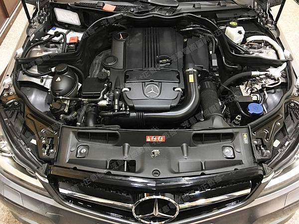 【台北】MERCEDES BENZ賓士 C-Class Estate C200 AMG S204 2013年 原廠電瓶 德製VARTA華達 AGM 80AH 800A(EN) 更換 汽車電池 德國VARTA華達 德國廠 AGM F21 80AH 800A(EN) IMG_8614