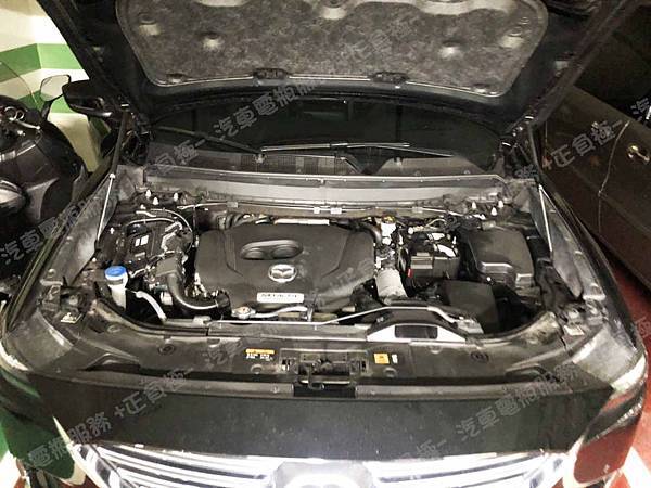 【台北】MAZDA馬自達 CX-9 SKY-G AWD 2017年 原廠電瓶 日製GS YUASA 55D23L-MF 加水式 55AH 355A 更換 汽車電池 VARTA華達 德國 銀合金 75D23L 65AH 550A【到府安裝】 IMG_4706