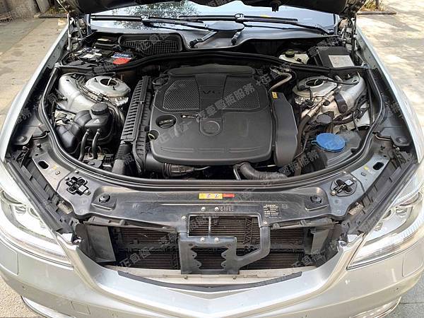 【台北】MERCEDES BENZ賓士 S-Class S350 W221 2012年 原廠電瓶 BENZ AGM 95AH 850A(EN) 更換 汽車電池 MOLL莫爾 德國 AGM 81095 95AH 850A(EN) IMG_4697