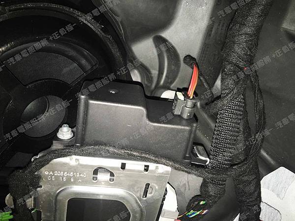 【台北】MERCEDES BENZ賓士 C-Class Sedan C200 W205 2016年 Auxiliary battery輔助電瓶(變壓器、電容器) 更換紀錄 IMG_1613