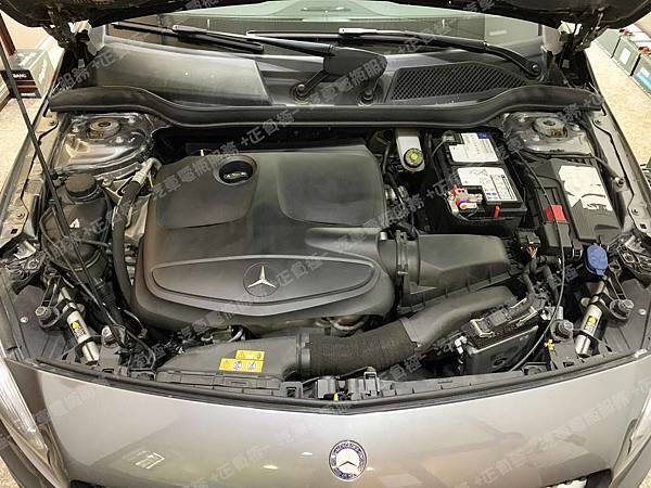 【台北】MERCEDES BENZ賓士 A-Class A250 Sport W176 2014年 原廠電瓶 BENZ AGM 80AH 800A(EN) 更換 汽車電池 德國VARTA華達 德國廠 AGM F21 80AH 800A(EN) IMG_9892