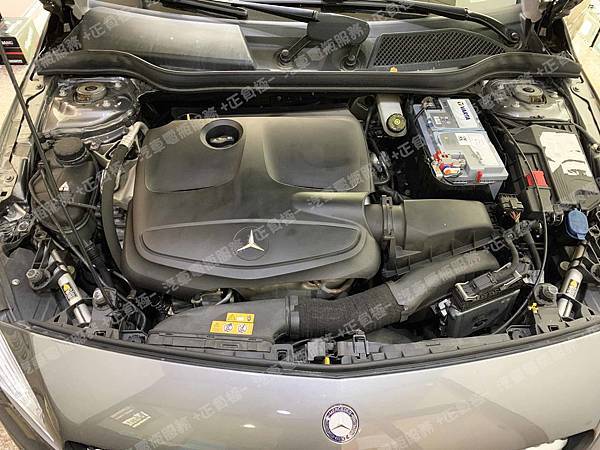 【台北】MERCEDES BENZ賓士 A-Class A250 Sport W176 2014年 原廠電瓶 BENZ AGM 80AH 800A(EN) 更換 汽車電池 德國VARTA華達 德國廠 AGM F21 80AH 800A(EN) IMG_9894