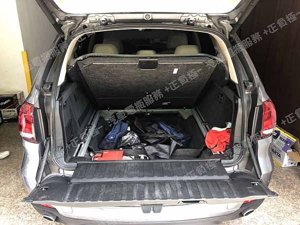 【台北】BMW寶馬 X5 xDrive50i 汽油版 F15 2015年 原廠電瓶 BMW AGM 105AH 950A(EN) 更換 汽車電池 德製VARTA華達 AGM H15 105AH 950A(EN) IMG_5389