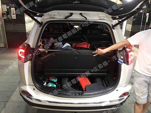 【台北】TOYOTA豐田 RAV4 2.5 Hybrid 4WD 油電版 2017年 原廠電瓶 日製GS YUASA S46B24R 45AH 325A 更換 汽車電池 德國VARTA華達 EFB N55R/80B24R 55AH 500A 有排氣孔設計 IMG_6681