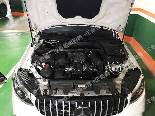 【台北】MERCEDES BENZ賓士 GLC-Class AMG GLC43 4MATIC C253 2018年 原廠電瓶 BENZ AGM 70AH 720A(EN) 更換 汽車電池 德國VARTA華達 德國廠 AGM E39 70AH 760A(EN) 【到府安裝】 IMG_7017