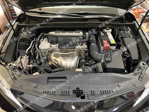 【台北】TOYOTA豐田 CAMRY 2.5 2019年 原廠電瓶 日製GS YUASA 355LN2-MF 60AH 360A 更換 汽車電池 韓製SEBANG世邦 56219 62AH 510A IMG_8764